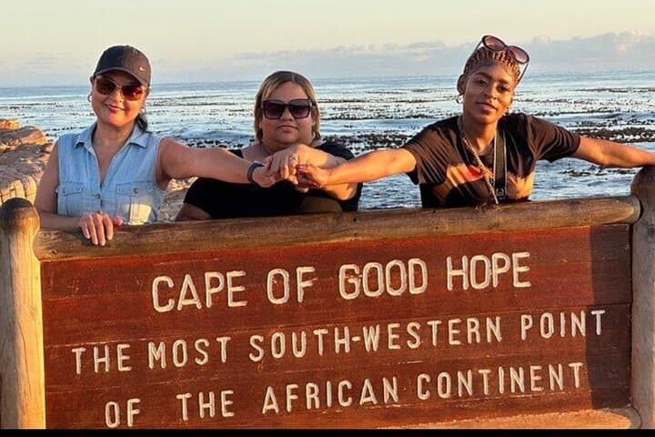Cape Peninsula Full-Day: Cape Point, Seals, Penguins & Ostrich Farm Tour photo 2