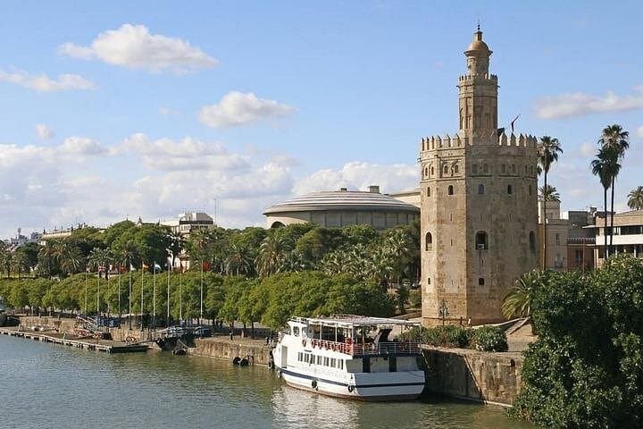Full-Day Seville Walking Tour: Cathedral, Alcázar, Plaza de España & More photo 2