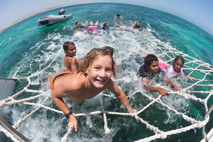 Half-Day Ningaloo Reef Sailing & Snorkel Trip from Coral Bay photo 3