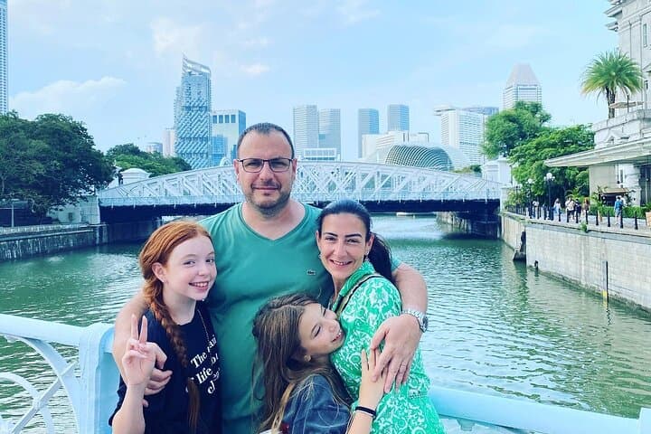 Singapore Sunset Walking Tour: Raffles Place to Marina Bay at Golden Hour photo 4