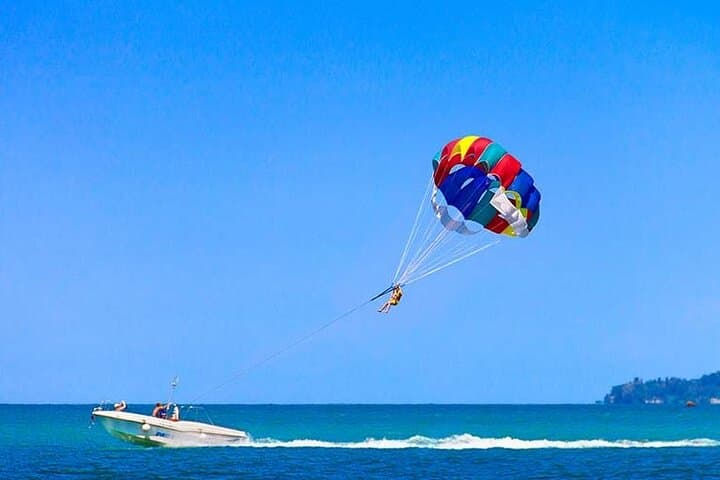 Parasailing Over Dubai Marina: 15-Min Flight With Burj Views photo 4