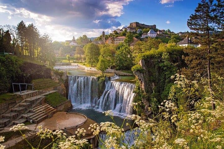 Jajce Medieval Fantasy: Day Trip to Fortress, Waterfalls & Catacombs