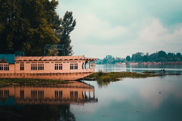 7-Day Private Travel Psychology Journey Through Unseen Kashmir photo 4