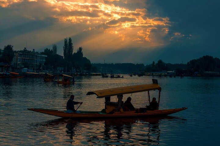 7-Day Private Travel Psychology Journey Through Unseen Kashmir photo 6