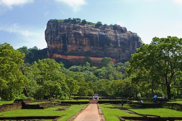 Sigiriya and Dambulla Full-Day Tour from Colombo — Sigiriya Rock Fortress & Dambulla Cave Temple photo 4