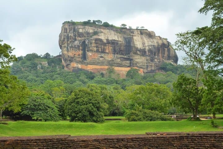 Sigiriya and Dambulla Full-Day Tour from Colombo — Sigiriya Rock Fortress & Dambulla Cave Temple photo 5