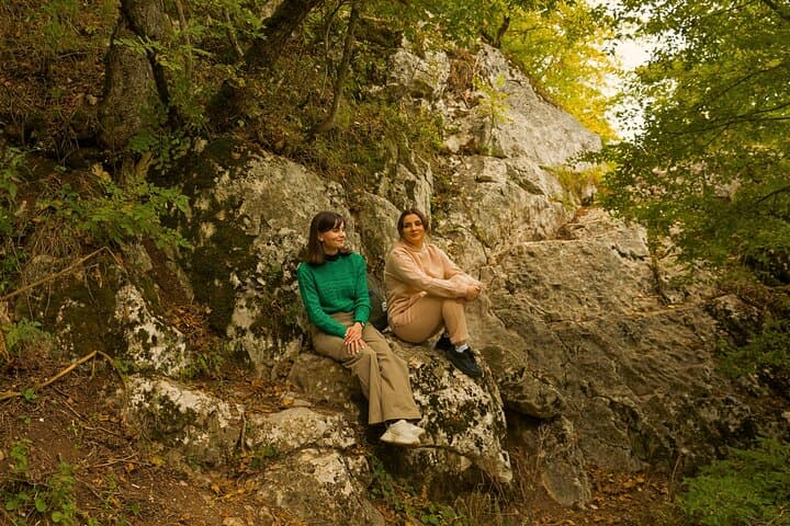 Guided Hike to Lastiver Anapat from Yenokavan — Caves, Waterfall & Forest Trails photo 6