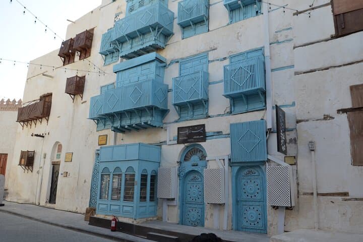 Jeddah Al-Balad Historical Walking Tour — Old Town Architecture, Souq & Coffee photo 4