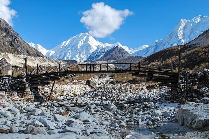 14-Day Manaslu Circuit Trek from Kathmandu: Private Larke La Adventure photo 2