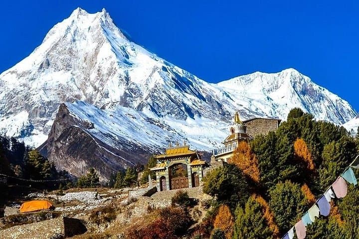 14-Day Manaslu Circuit Trek from Kathmandu: Private Larke La Adventure photo 5