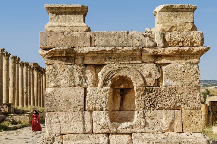 Jerash Half-Day Tour from Amman — Explore Roman Ruins and Hadrian's Arch photo 5