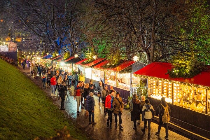 Edinburgh Holiday Donut Walking Tour: Festive Tastes on the Royal Mile photo 4