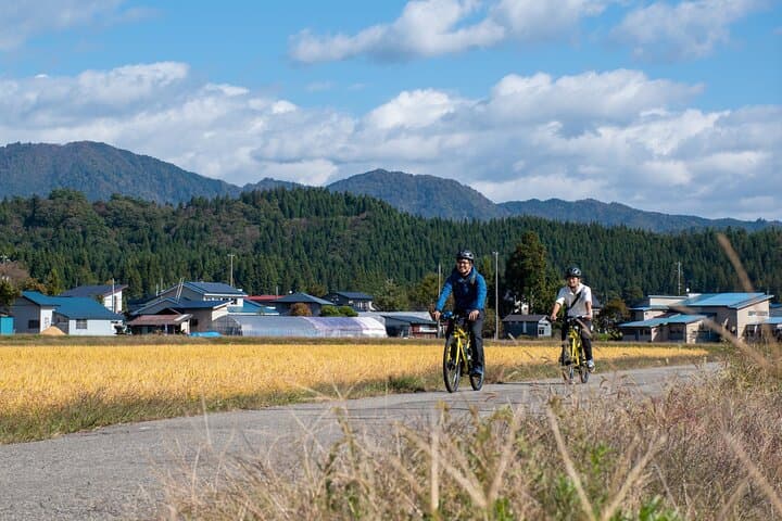 Cycle Kakunodate: 3-Hour Samurai Town & Countryside Bike Tour in Akita