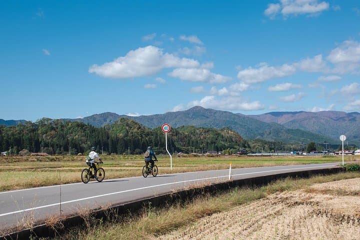 Cycle Kakunodate: 3-Hour Samurai Town & Countryside Bike Tour in Akita photo 4