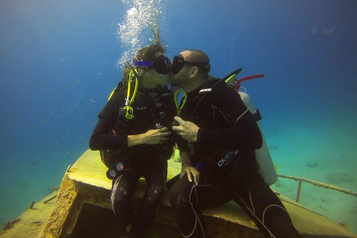 Discover Scuba Diving in Aruba: Guided Intro Dives with Aruba Bob photo 2