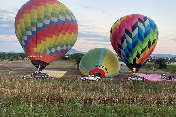Sunrise Balloon Flight Over Teotihuacan: Hot Air, Pyramids & Breakfast photo 3