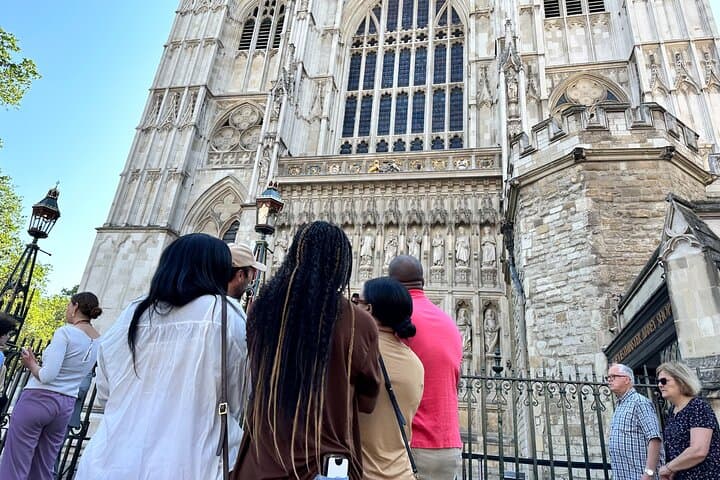 Inside Westminster Abbey: Fast-Access Private Tour with a Blue Badge Guide photo 2