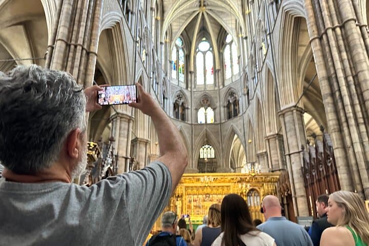 Inside Westminster Abbey: Fast-Access Private Tour with a Blue Badge Guide photo 3
