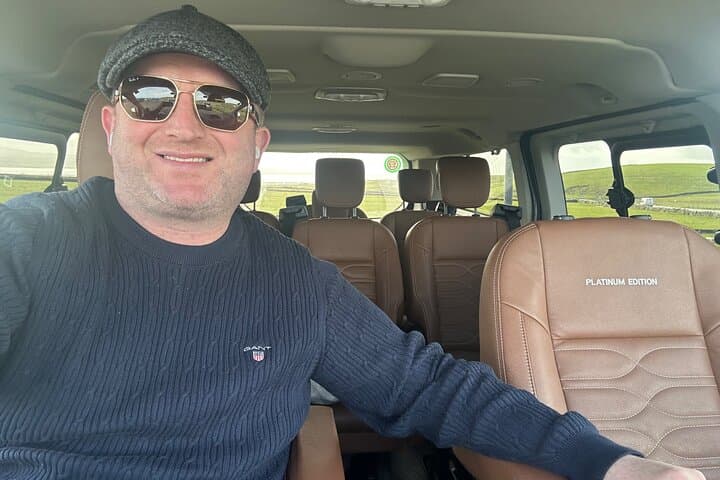 Dublin City & Bay Private Tour with a Local Dubliner: History, Pubs & Coastal Views