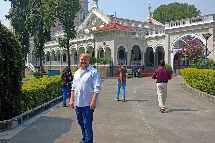Guided Day Trip from Mumbai to Pune: Shaniwar Wada, Aga Khan Palace & Lohagad photo 3