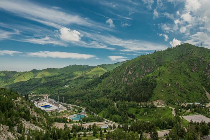 Medeu & Shymbulak: Full-Day Ice Rink and Mountain Ski Tour from Almaty photo 2