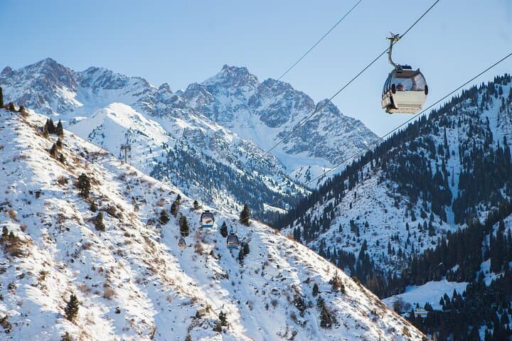 Medeu & Shymbulak: Full-Day Ice Rink and Mountain Ski Tour from Almaty