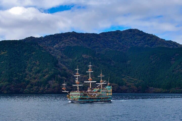 Full-Day Private Hakone Tour — Lake Ashi, Ōwakudani & Mishima Skywalk photo 5