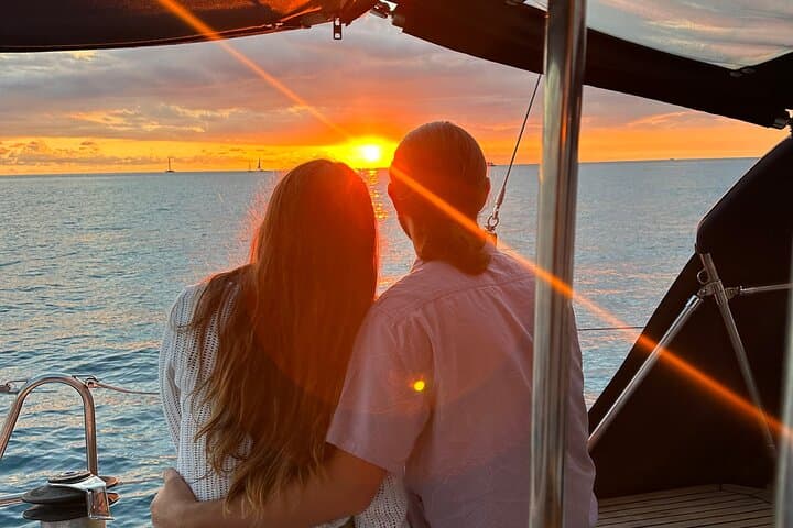 Waikiki Small-Group Sunset Sailing Cruise to Diamond Head photo 2