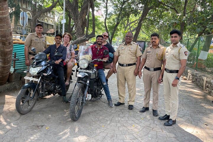 Mumbai Motorbike Sightseeing: Fast-Track City Highlights on Two Wheels