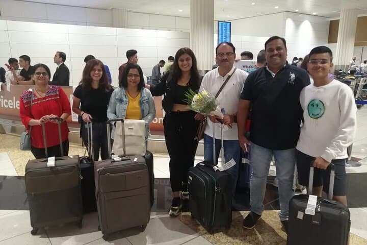 Dubai Private Airport Transfers: 24/7 Van, Coach & Bus Service with Meet & Greet photo 6