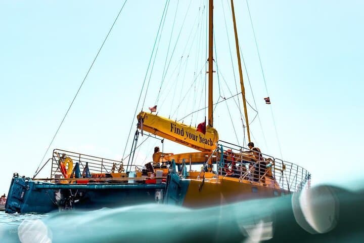 Private Morning Ceremony Sail from Kewalo Basin — Diamond Head Views & Ash Scattering