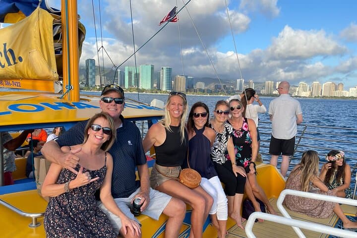 Kewalo Harbor Sunset Sail: 90-Minute Private Cruise with Drinks & Diamond Head Views photo 4