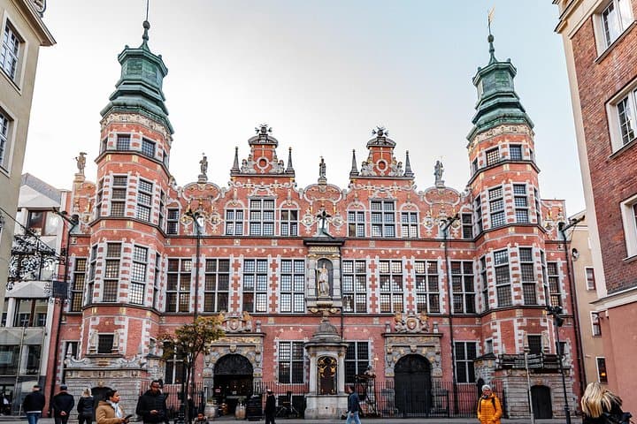 Lions & Unicorns of Gdańsk: Self-Guided Fantasy Puzzle Walk Through the Old Town photo 3