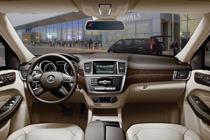 Private Transfer Dubai to Abu Dhabi — Fast, Comfortable Door-to-Door Ride