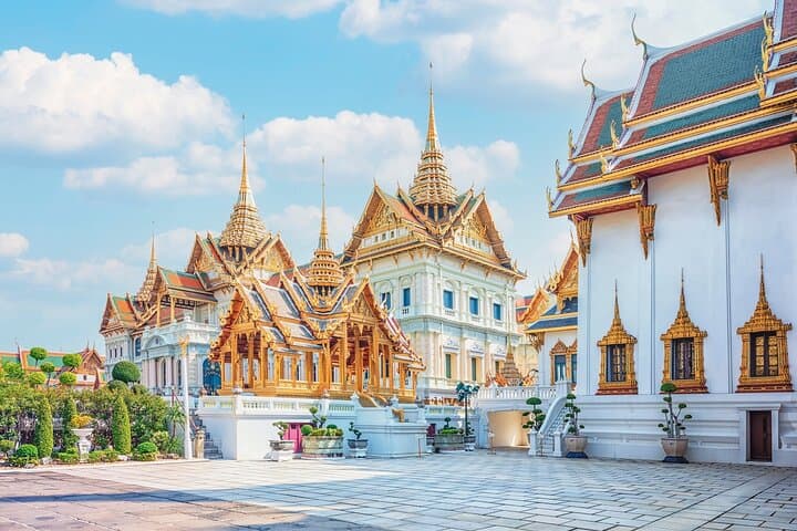 Romantic Bangkok Walking Tour — Grand Palace, Wat Pho & Chao Phraya
