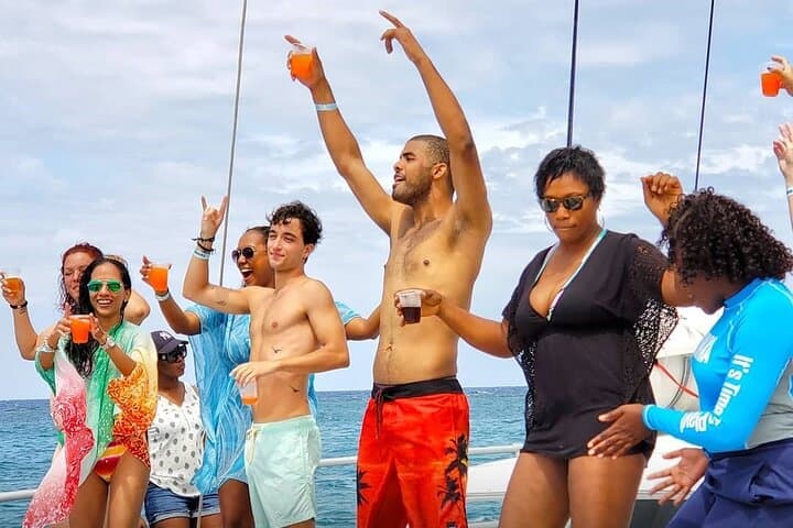 2-Day Jamaican Island Explorer: Catamaran Snorkel, Jet Ski & Dunn's River