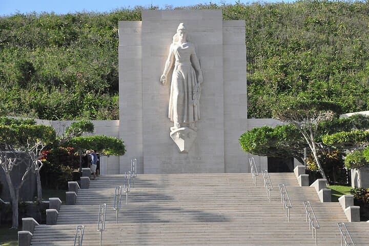 Pearl Harbor Visitor Center & Oahu Grand Circle: Full-Day Historical and Island Tour photo 5