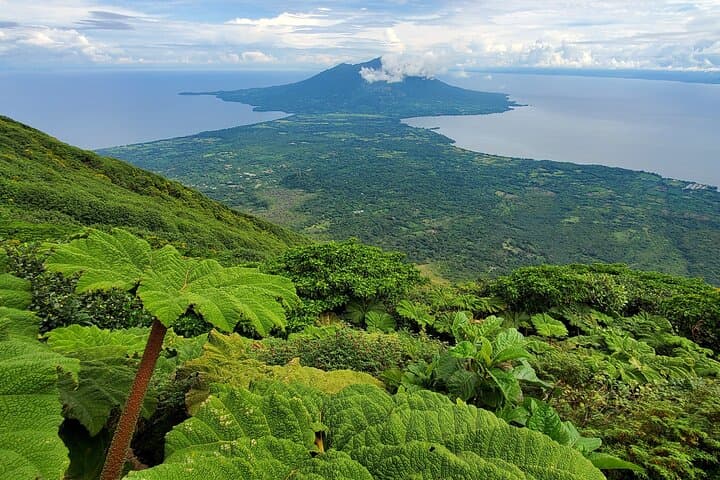 Concepción Volcano Trek on Ometepe: Full-Day Summit Adventure photo 2