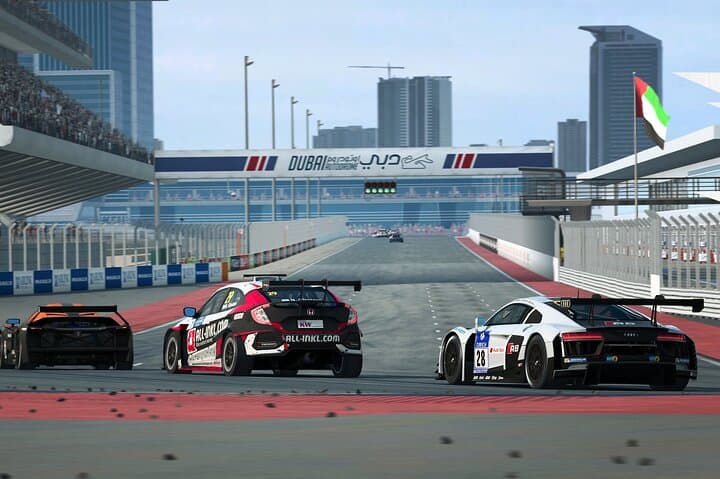 Hot Laps at Dubai Autodrome: Passenger Experience with a Professional Driver