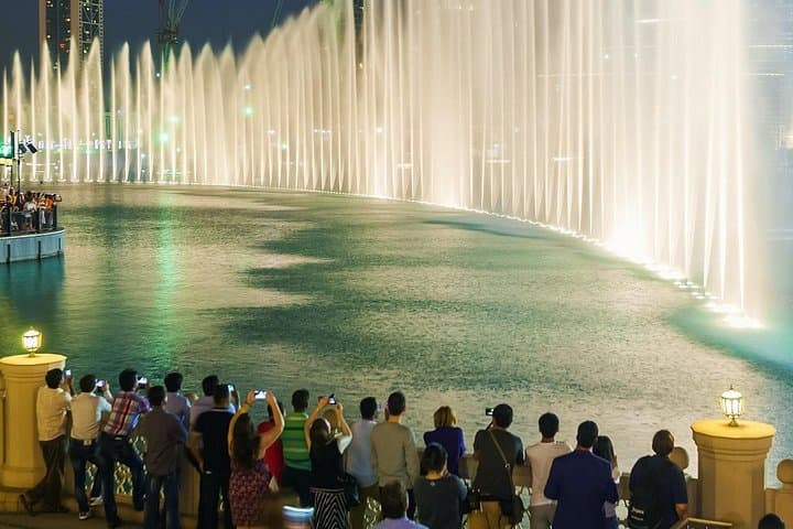 Dubai Mall & Fountain: Private-Transfer Shopping, Aquarium and Evening Fountain Show photo 2