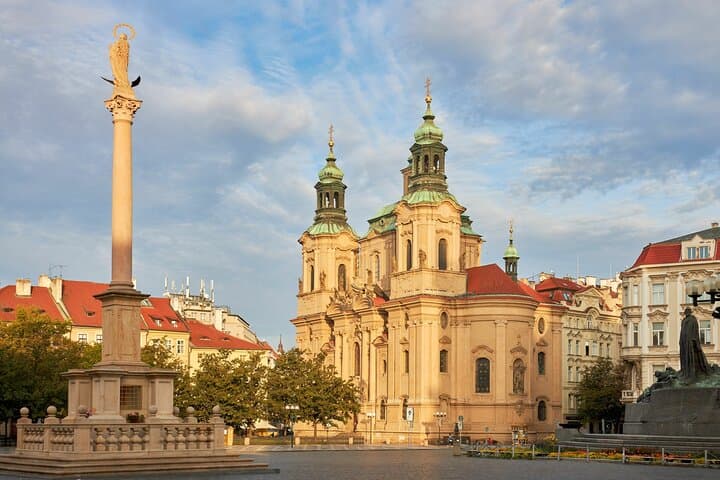 Prague Castle & St Vitus Cathedral Guided Tour with Tickets and Transfers photo 5