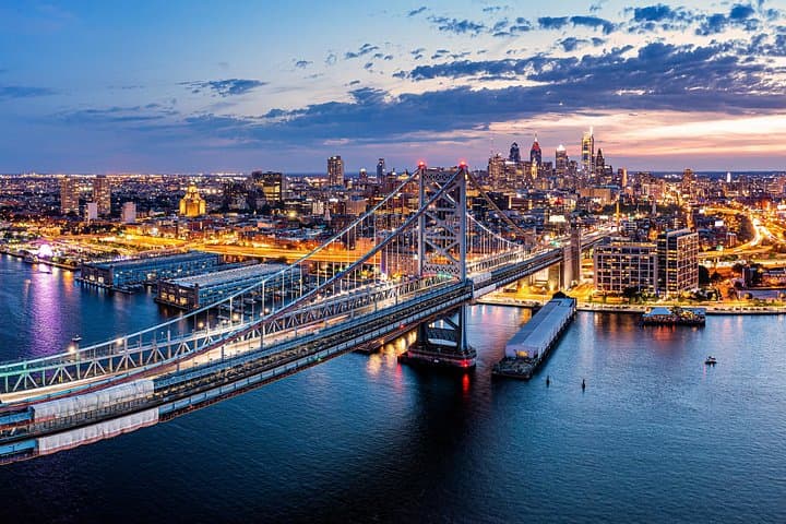 Philadelphia Day Trip from Manhattan by Helicopter: Fast Flight to Revolutionary Sites photo 3