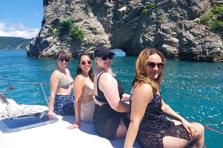 Isla Tortuga Full-Day Small-Group Tour from San José — Snorkel, Monkeys & Private Beach