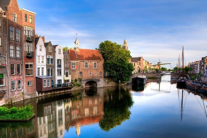 Rotterdam City Wonders: 2-Hour Architectural Walking Tour photo 3