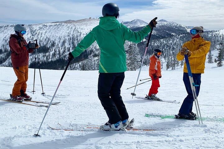 Full-Day Ski Shuttle from Colorado Springs to Breckenridge