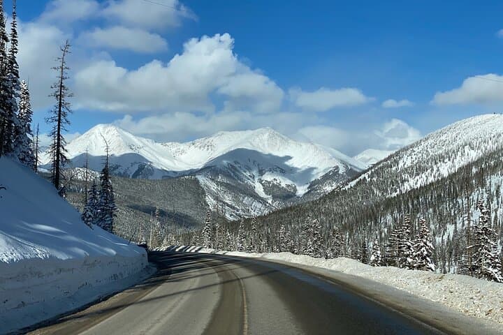 Full-Day Ski Shuttle from Colorado Springs to Breckenridge photo 3