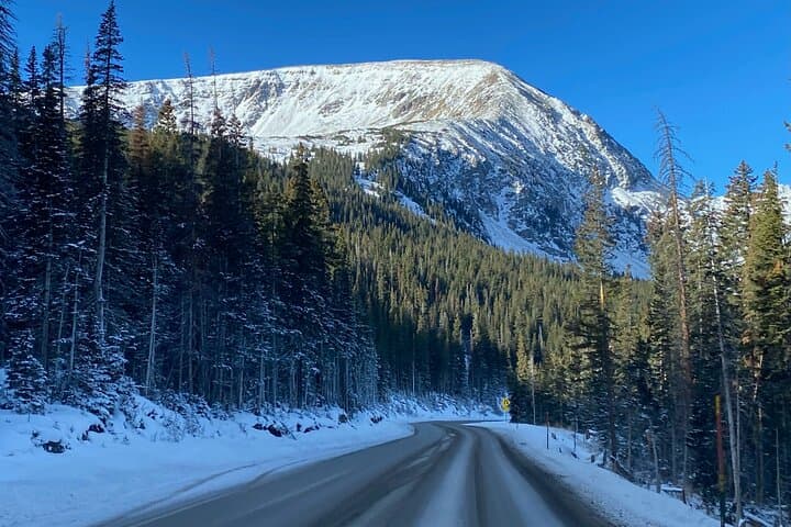 Full-Day Ski Shuttle from Colorado Springs to Breckenridge photo 6