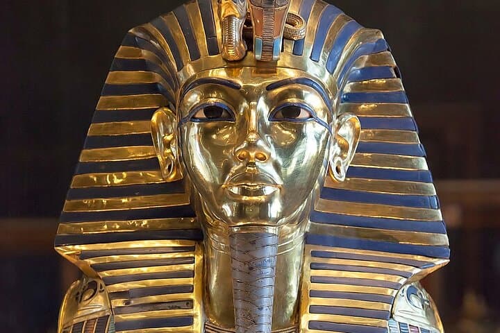 Day Trip from Hurghada: Pyramids, Egyptian Museum & Khan el-Khalili Bazaar photo 5