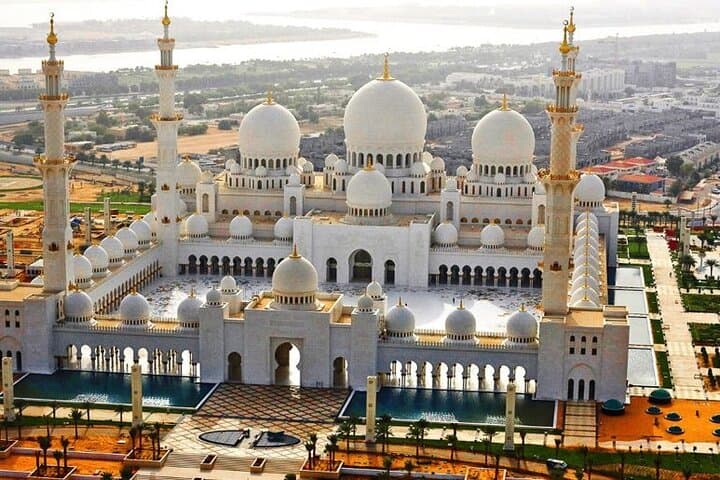 Inside Abu Dhabi: Qasr Al Watan and Sheikh Zayed Mosque—A 5‑Hour Cultural Journey photo 1