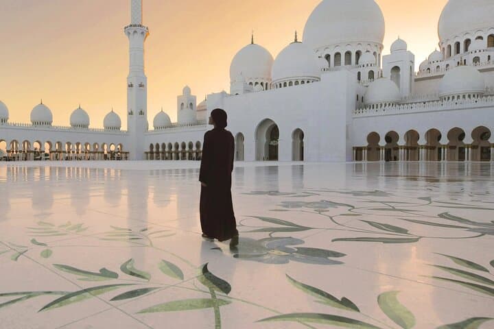 Abu Dhabi Icons: Sheikh Zayed, Louvre Abu Dhabi & Qasr al Watan in One Day